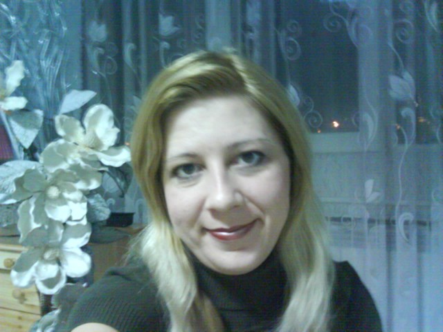 Елена, Россия, Ростов-на-Дону, 43 года. Хочу найти Мужчину своей жизниДружу с чувством юмора.Полиглот.