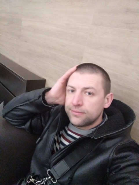 Александр, Россия, Белгород, 42 года. Хочу найти девушка, весёлая, добрая, раскованаяВесёлый, забавный, без вредных привычек...
