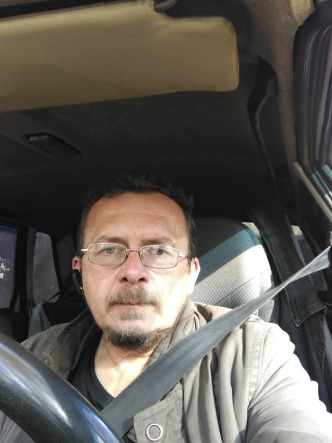 Sergey, Россия, Уфа, 53 года. Хочу найти Обычную женщину, для души и всего остального. Не спонсор, но и не нахлебник. 
Обычный человек, звезд с неба не хватаю. :-)
Спокойный, честный, руки вроде оттуда откуда надо выро