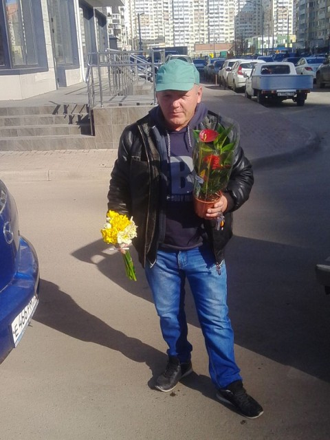 Миша, Краснодар, 52 года, 6 фото. Ищу: Искреннюю верную девушку. с детками  Анкета 300068. 