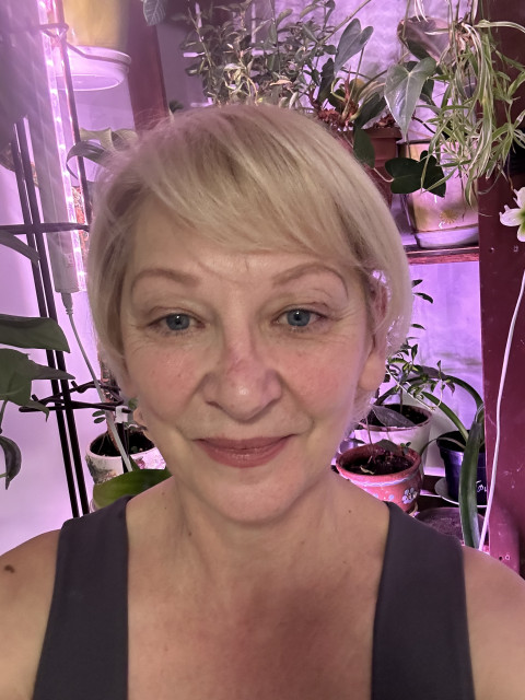 Лика, Россия, Санкт-Петербург, 61 год. Хочу семью! 
Если вы ищите бесплатный секс, или тащитесь из одного дня в другой и ждете старости, иНе глупая. 
Самодостаточная. 
Скучно со мной точно не будет. 
Роль психотерапевта для " жиле