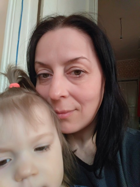 Тамара, Украина, Киев, 49 лет, 2 ребенка. Брюнетка среднего роста и полноты. Работаю в сфере медицины и торговли .Своего бизнеса не имею.Имею 