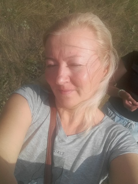 Юлия, Россия, Челябинск, 48 лет, 1 ребенок. Люблю активный отдых, занимаюсь йогой. Добрая, веселая. Знак зодиака - телец. 