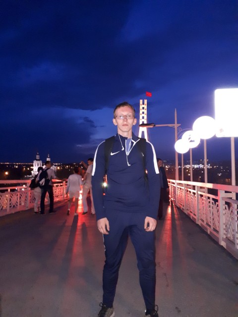 Евгений, Россия, Тюмень, 28 лет. Мне 22, весёлый, добрый, общительный молодой человек, люблю спорт и вечерние прогулки. 