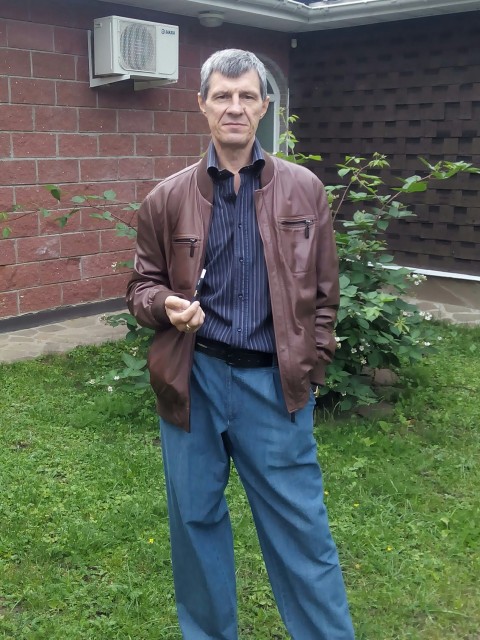 Валерий Клименков, Россия, Москва, 61 год, 1 ребенок. Хочу найти открытого нормального человека, некурящую, стройную. Друга и компаньона. Главное- взаимопонимание. порядочный мужчина, на данный момент всем обеспечен, воспитываю сына 16 лет. Не употребляю 