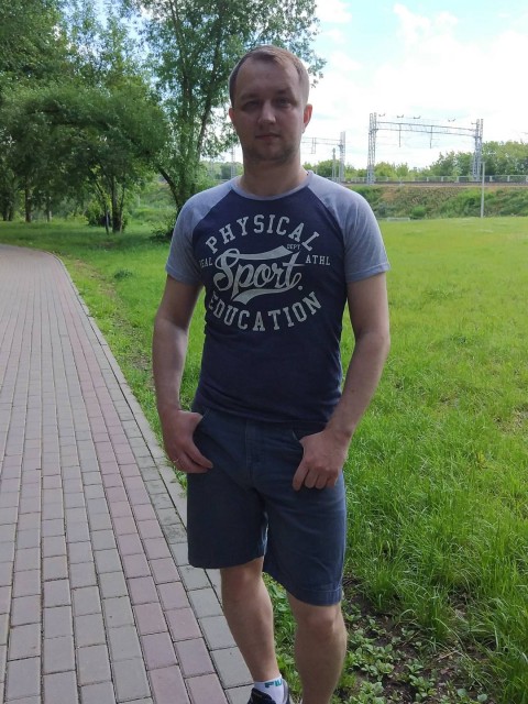 Евгений, Россия, Москва, 34 года. Хочу найти девушку разделяющая мои интересыИщу девушку для серьезных отношений. 