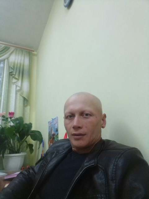 Алексей, Россия, Казань, 41 год. Хочу найти стройную и вернуюНЕ женат