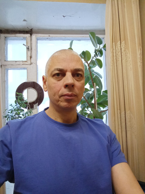 Вадим, Россия, Москва, 56 лет. Ищу: Симпатичную, худощавую, которая прислушивается к мнению мужчины, партнёра, друга. Скромную, домашнюю,...  Анкета 329073. 