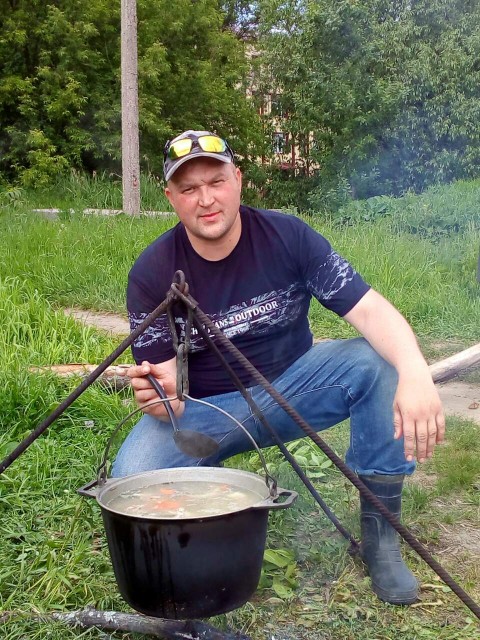 Мешаня, Россия, Ярославль, 43 года. Он ищет её: Не глуппую, но милую. Люблю рыбалку и природу. 