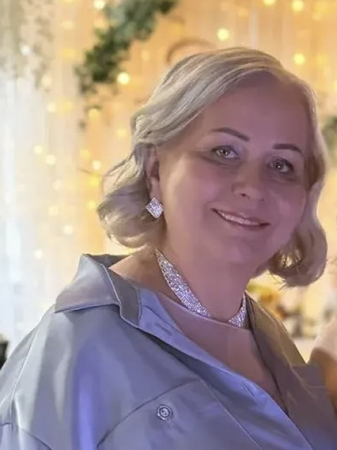 Ирина, Россия, Орехово-Зуево, 53 года, 2 ребенка. Ищу: Верного, доброго, любящего, с чувством умора, не пьющего, любящего детей. Судимых и пьющих - просьба...  Анкета 334941. 