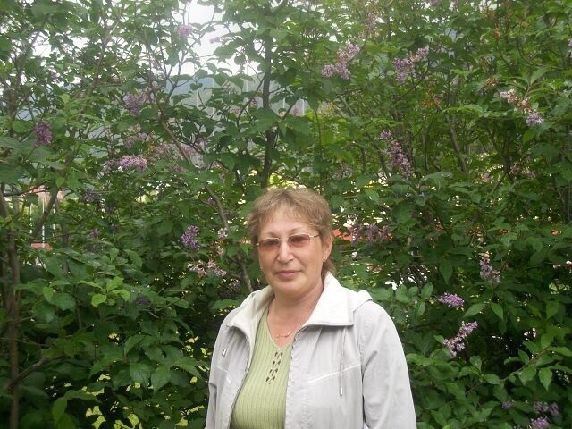 Елена Беляева, Россия, Мурманск, 61 год. Хочу найти доброго, порядочного, честного. добрая, веселая, справедливая. 