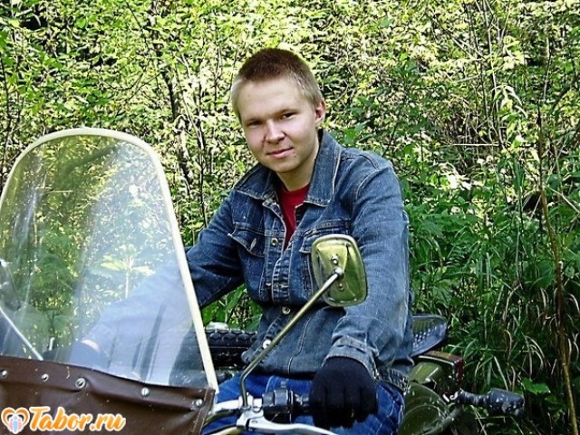Виктор, Россия, Кемерово, 32 года. Мне 26 лет)) хотелось бы встретить девушку для создания семьи. вся остальная информация в процесе зн