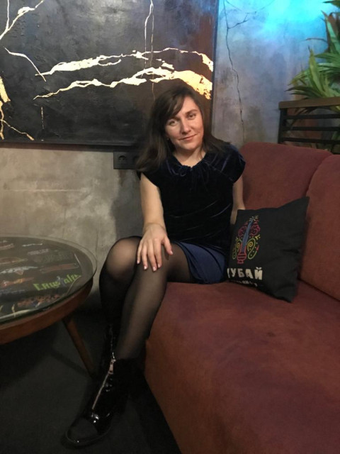 Мария, Москва, 41 год, 1 ребенок, 1 фото. В мужчине важна мудрость, а не богатство, 
В женщине важна верность, а не красота, 
В друге важна 