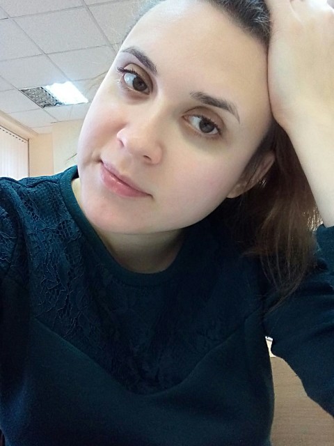 Анна, Россия, Москва, 32 года. Мне 26, последние отношения были с эмпульсивным человеком. Сама по себе спокойная, домашняя работаю.