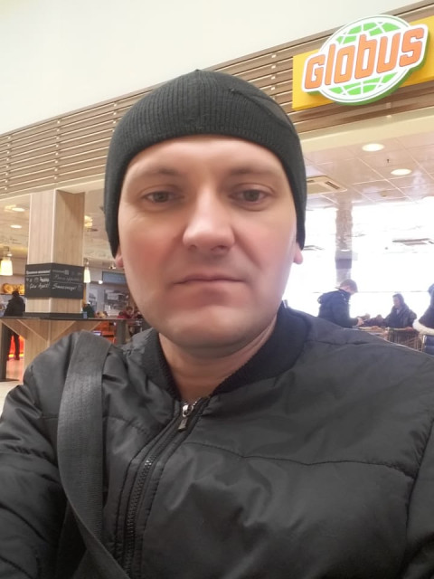 Виталий, Россия, Новомосковск, 40 лет. Не был женат. Не имею детей. Без вредных привычек.