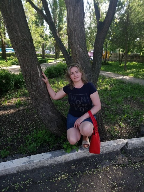 Оксана Викторовна, Россия, Балаково, 48 лет, 1 ребенок. Хочу найти Надежного -доброго -был плечом моим
Романтичная, симпатичная и дружелюбная. В любой сложной жизненной ситуации остаюсь оптимисткой. Верю
