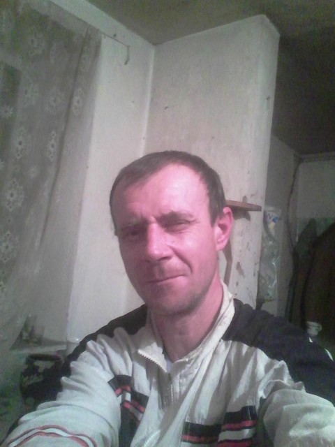 Александр, Украина, Днепродзержинск, 48 лет. Ищу худенькую частную спокойную в меру вреднуюДобрый честный спокойный . Просто человек для семьи