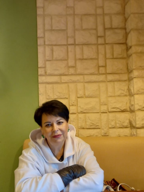 Виктория, Москва, 57 лет, 8 фото. Ищу: не пьющего или очень мало употребляющего алкоголь, самодостаточного, без материальных и жилищных проблем....  Анкета 348201. 