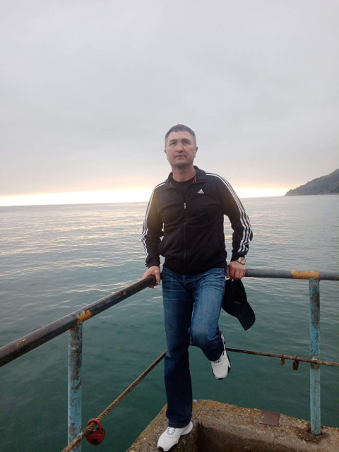 Александр, Сочи, 53 года, 1 ребенок. Он ищет её: Свою. Для создания семьи и даст Бог, рождения ребёнка.   Анкета 349950. 