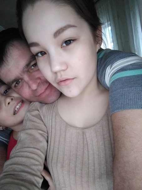 Алексей, Россия, Туймазы, 43 года, 3 ребенка. Я вдовец, воспитую троих деток, две дочки 13 и 10 лет, сыну 8