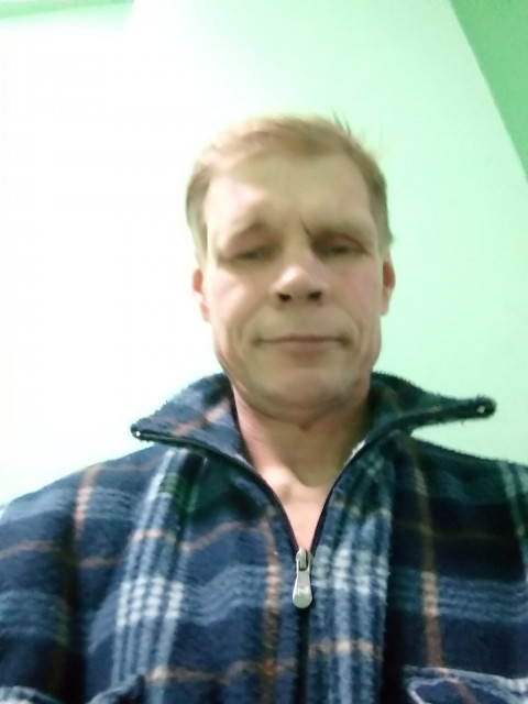 Виталий, Россия, Москва, 52 года. О себе коротко сам с белорусии работаю в москве хочу найти себе  женщину серьезных отношений для соз
