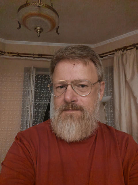 Михаил, Россия, Чехов, 59 лет, 1 ребенок. Ищу верную, порядочную Подругу с правильным русским языком, культурную, тактичную, опрятную и скромнПравославный, церковный, верный, с юмором, образованный (диплом магистра UofC), монархист, обеспечен