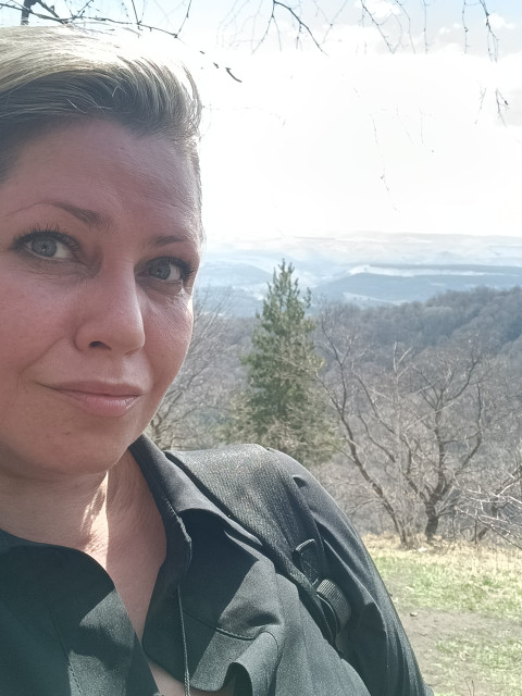 Ксения, Санкт-Петербург, 48 лет, 2 ребенка. Хочу встретить мужчину, уверенного в себе, с чувством юмора, не грубого, не нуждающегося. Способного...  Анкета 361112. 