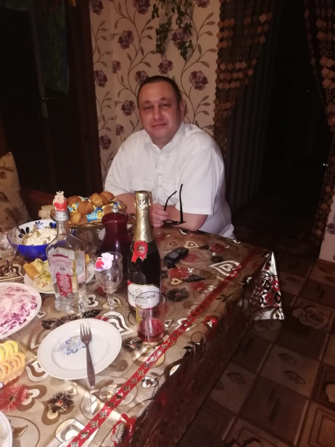 Руслан, Россия, Москва, 47 лет, 2 ребенка. 42 года ищу друзей. Половину для совместной жизни.