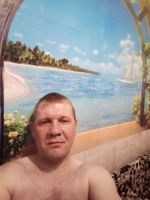 Максим, Россия, Томск, 45 лет, 1 ребенок. Женат был один раз, сейчас в разводе, живу вдвоём с дочкой, не пью, не курю. 