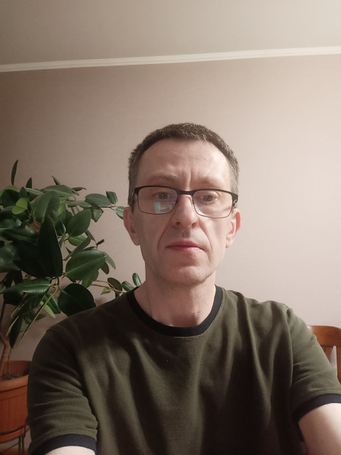 Савелий Розенблат, Москва, 50 лет, 1 ребенок, 1 фото. Мне интересна найти женщину с интеллектом и критичным отношением к себе, к партнёру, к окружающей действительности....  Анкета 362781. 