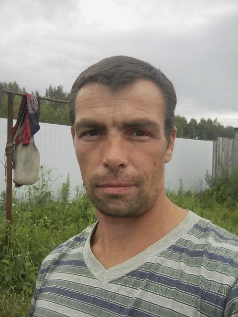 Артём, Москва, м. Люблино, 44 года. Хочу найти Верную, любящую, хозяйку домашнего очага! Верный, добрый, честный, готов любить и на руках носить. 