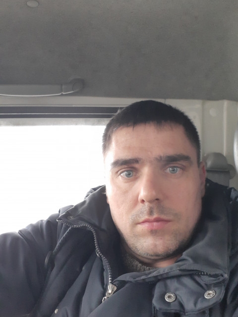 Павел, Россия, Санкт-Петербург, 43 года, 3 ребенка. Хочу найти Умную, красивую и единственную. Не курю, работоспособный. 