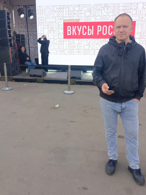 Павел, Москва, м. Южная, 43 года, 1 ребенок, 2 фото. Ищу девушку от 26 до 45 лет. симпатичную. без вредных привычек. добрую в отношениях. без лишних заморочек....  Анкета 366707. 