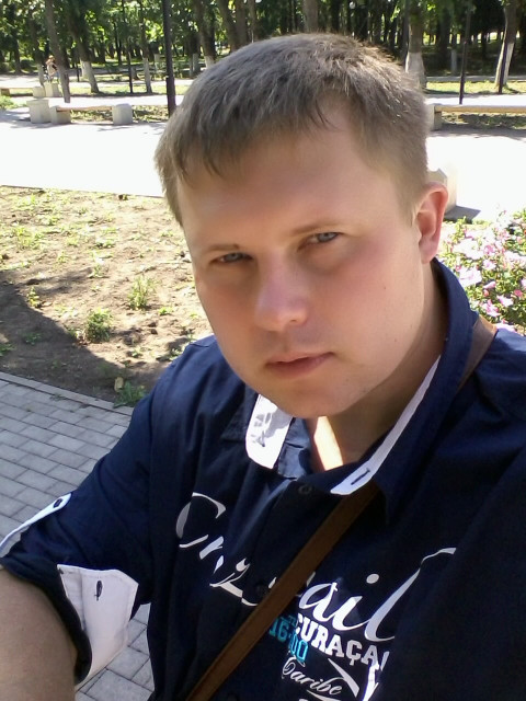 Александр, Россия, Ожерелье, 40 лет. Мне 35 высшее образование, живу и работаю в ожерелье. 