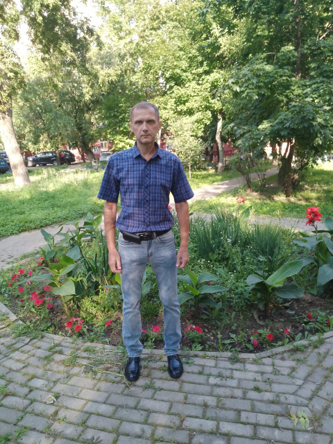 Константин, Москва, 52 года, 27 фото. Хотелось бы встретить, нормальную женщину, которая как и я хочет отношений при взаимной симпатии......  Анкета 369772. 