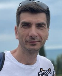 Роман, Ростов-на-Дону, 48 лет, 1 ребенок, 7 фото. Ищу: Добрую. Нежную. Хозяйственная. 
Вынос мозга в меру:)  Анкета 370955. 