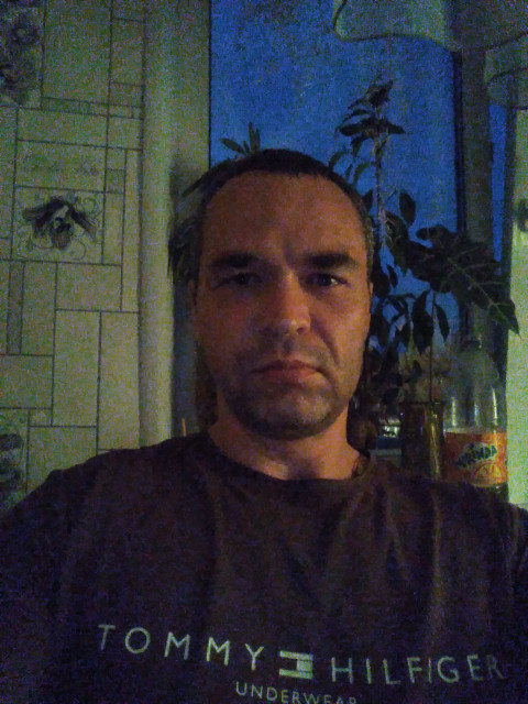 Дмитрий, Россия, Санкт-Петербург, 43 года, 2 ребенка. Хочу найти Добрую, заботливую, нежную, верную. Разведен, живу в Кингисеппе, всё остальное при личном общении. 