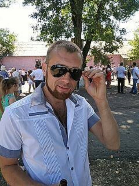 александр, Россия, Алчевск, 38 лет. Хочу найти доброю честную и любящуюинвалид 2 группы