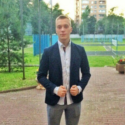 Виталий, Россия, Москва, 26 лет. Хочу найти человека, которого буду любить и меня будет любитьТродолюбивый парень,не курящий не пьющий, голубоглазый бландин) спортсмен, играю в хоккей.