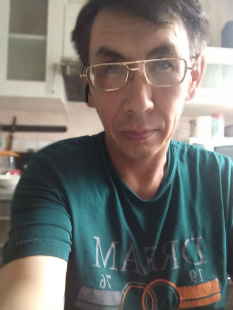 Анатолий, Россия, Иркутск, 52 года. Хочу найти Хорошую. Можно с ребёнком. Православную Христианку.172/75 не курю характер спокойный мягкий спиртным не увлекаюсь деревенский. Не ищу спонсора и не хоч