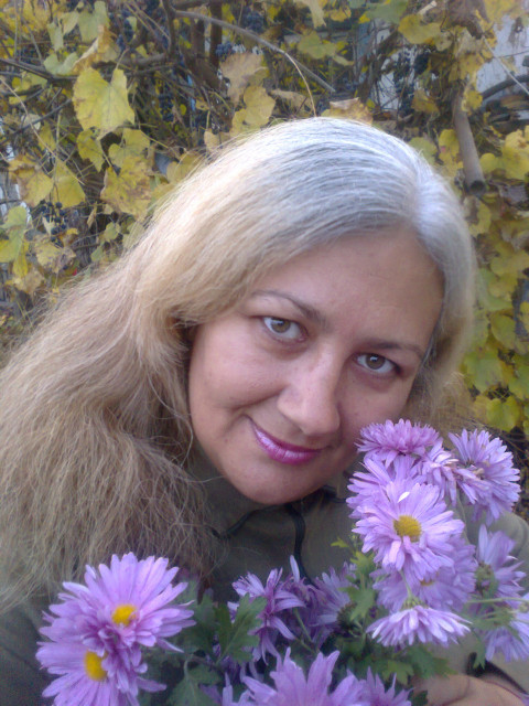 Людмила, Россия, Рубежное, 46 лет, 2 ребенка. Хочу найти Спокойного , не пьющего, адекватного, не озабоченого. 