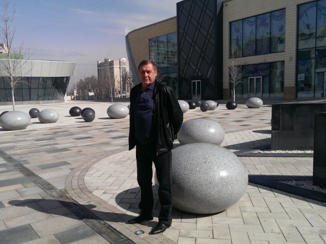 Владимир Бертенёв, Казахстан, Есик. Фото на сайте ГдеПапа.Ру
