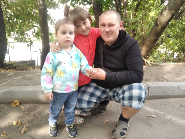 Сергей, Москва, м. Митино, 34 года, 2 ребенка. Хочу найти Добрую и любящею женщину  для. Себя и моей дочкиЯ добрый и любящей человек