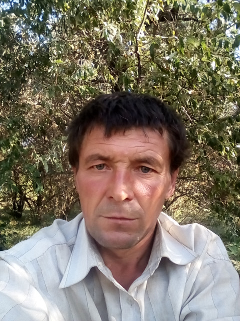 Виталий, Россия, Будённовск, 44 года. Хочу найти Такую же. Скромный, застенчивый, простой мужик. Дискатеки, клубы это не моё. По жизни домашний. 
