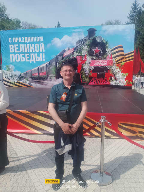 Александр, Россия, Новосибирск, 53 года. Хочу встретить свою вторую половинкуРост167 вес58 работаю отделочником разведен давно дети живут не сомной люблю рыбалку, не пью вообще 