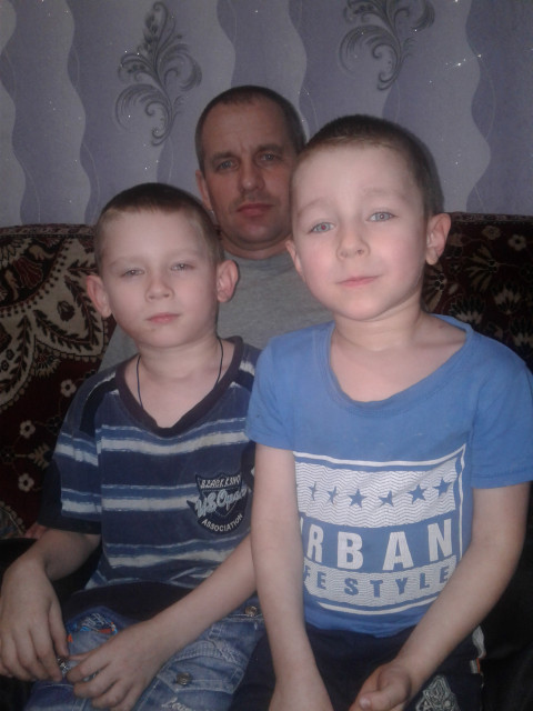 Евгений, Россия, Омск, 46 лет, 3 ребенка. Вдовец воспитываю 3 детей ищу девушку для создания семьи которая не боится большую семью .