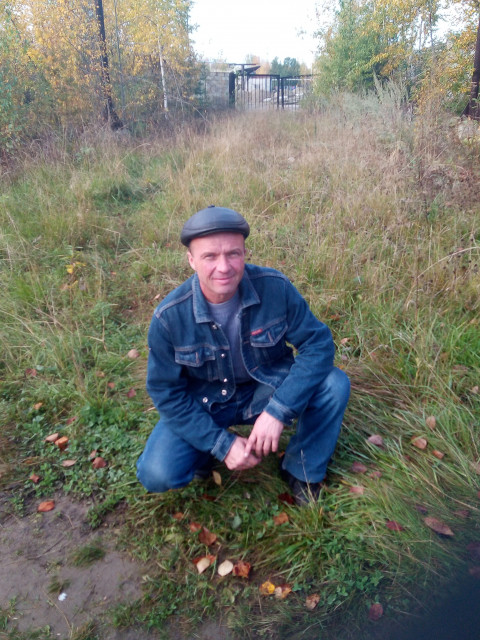 Николай, Россия, Верхняя Салда, 46 лет. Он ищет её: Нормального телосложения, симпатичная, дети не проблема это счастье., не курящая, если выпивает то вГитара, рыбалка, резьба по дереву и многое  другое