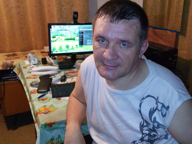 Анатолий, Россия, Кувандык, 46 лет, 1 ребенок. Я добрый ласковый,хочу любви! Сам не пью и не курю! Ищу девушку для любви и ласки! Живу в деревне. Б