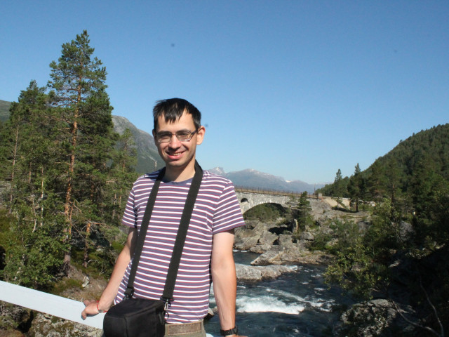 Дмитрий, Россия, Санкт-Петербург, 38 лет. Занимаюсь наукой, путешествую. 