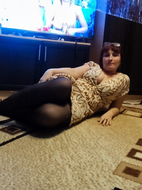 НАТАЛЬЯ, Брянск, 44 года, 1 ребенок, 6 фото. Ищу: В первую очередь интересует активный, умный, развитый оппонент и собеседник. Самостоятельность, серьезность,...  Анкета 385575. 